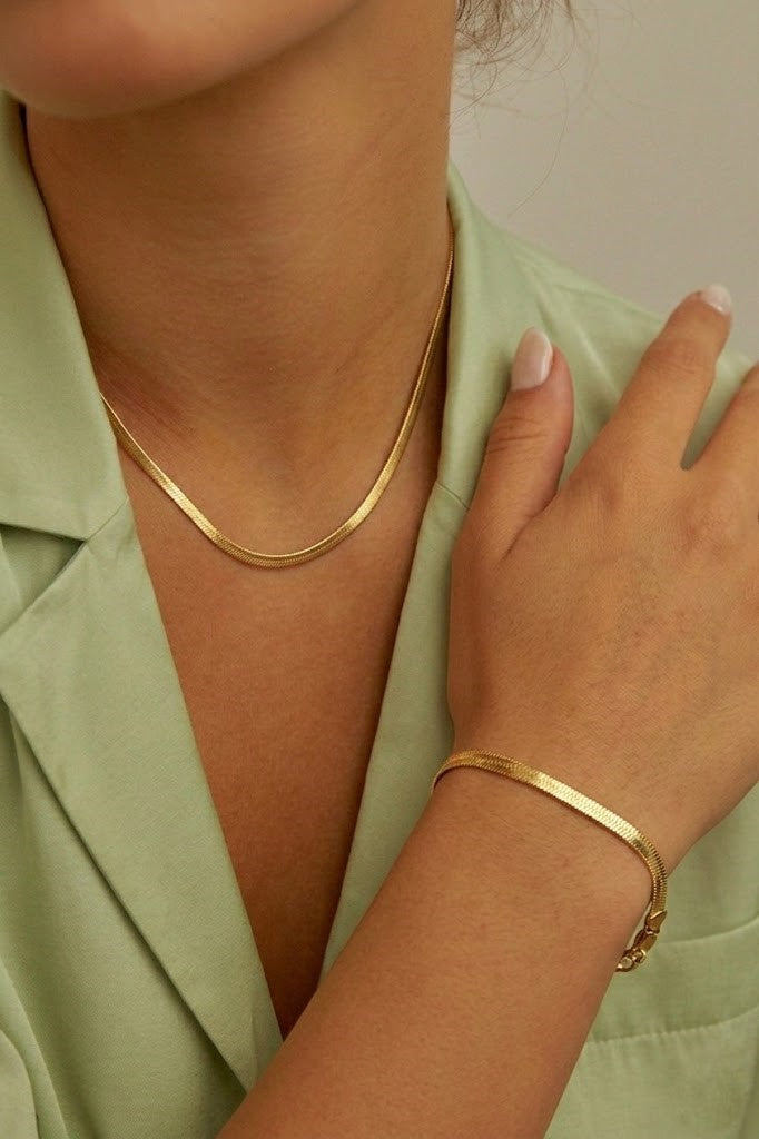 Sleek Curve Chain & Bracelet