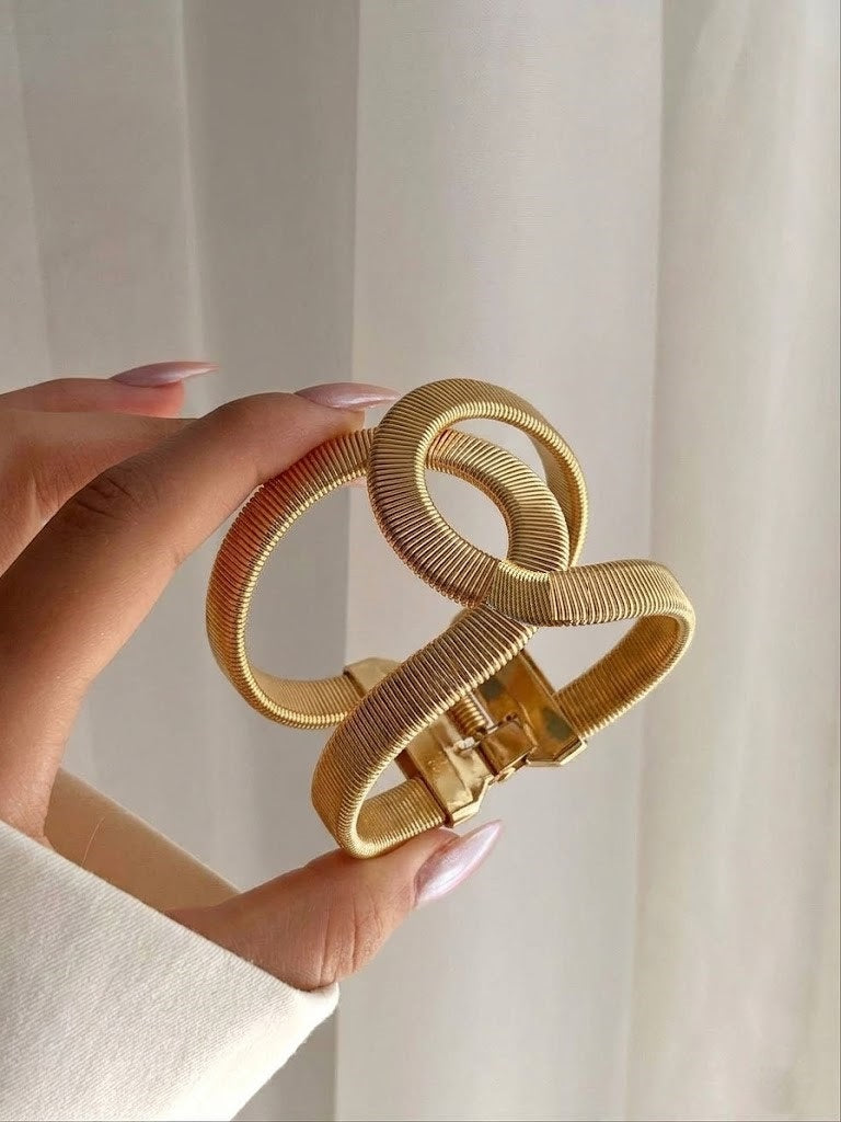Ribbed Interlock Cuff